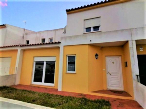 3 bedrooms house at Atouguia da Baleia 400 m away from the beach with enclosed garden and wifi